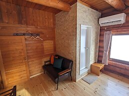 Log cabin rental & Finland Sauna Step House