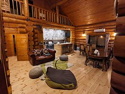 Log cabin rental & Finland Sauna Step House