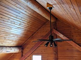 Log cabin rental & Finland Sauna Step House