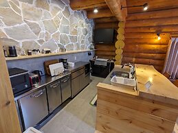 Log cabin rental & Finland Sauna Step House