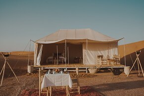 Umnya Dune Camp