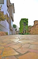 Mastiha Villas in Town