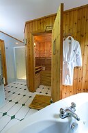 Beautiful 5 Star Chalet With Sauna and spa Bath