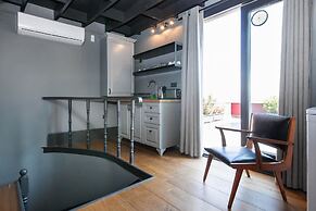 3 Bedrooms Apartment w Sea View and Terrace