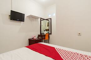 Super OYO 356 Titipapan Residence