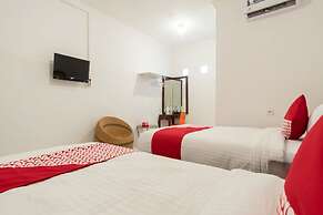 Super OYO 356 Titipapan Residence