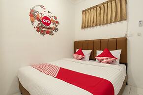 Super OYO 356 Titipapan Residence