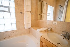 Old Town Suites Operated by Roscoe Village Guesthouse