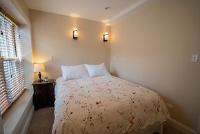 Old Town Suites Operated by Roscoe Village Guesthouse