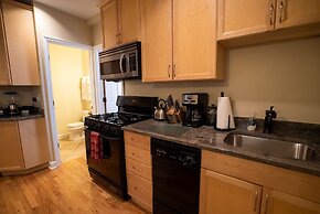 Old Town Suites Operated by Roscoe Village Guesthouse