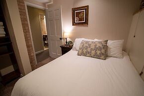 Old Town Suites Operated by Roscoe Village Guesthouse