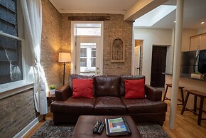 Old Town Suites Operated by Roscoe Village Guesthouse