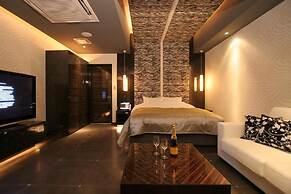 HOTEL W - Adults Only
