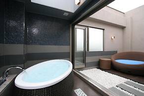 HOTEL W - Adults Only