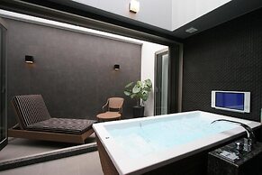 HOTEL W - Adults Only