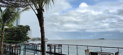 Hompton by the Beach Penang