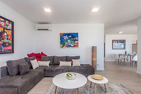 JAZZ at Rova Apartment Sol