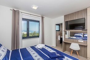 JAZZ at Rova Apartment Sol