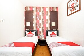 OYO 425 Mojokerto Guesthouse