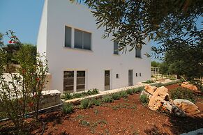 TD Il Vecchio Fienile Outdoor Kitchen with Pool View