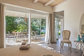 TD Il Vecchio Fienile Outdoor Kitchen with Pool View