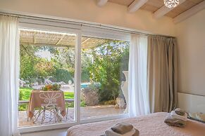 TD Il Vecchio Fienile Outdoor Kitchen with Pool View