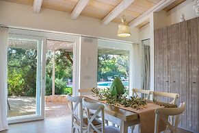 TD Il Vecchio Fienile Outdoor Kitchen with Pool View