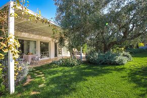 TD Il Vecchio Fienile Outdoor Kitchen with Pool View