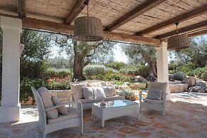 TD Trulli di Montaltino with Stunning Huge Pool