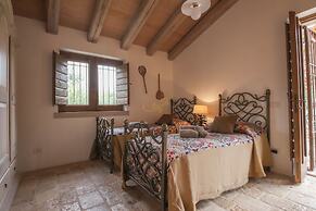 TD Trulli di Montaltino with Stunning Huge Pool