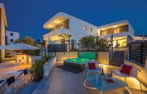 JAZZ at Rova Apartment Lun