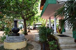 Rupa's Hotel Arugambay