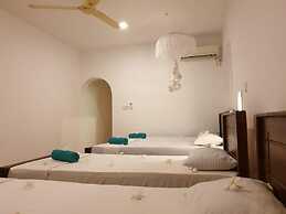 Rupa's Hotel Arugambay