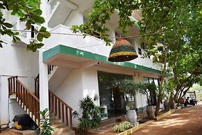 Rupa's Hotel Arugambay
