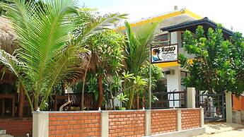 Rupa's Hotel Arugambay