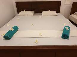 Rupa's Hotel Arugambay