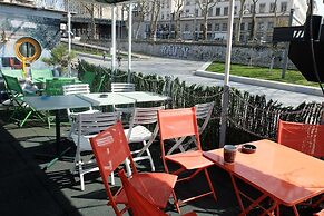 Studio Péniche Centre Lyon Insolite