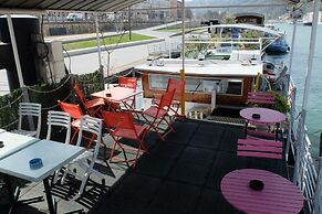 Studio Péniche Centre Lyon Insolite