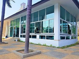 Fantastic sea View Beach Condo