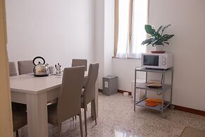 Roma - Via la Spezia 70