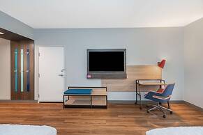 Tru by Hilton Knoxville North I75