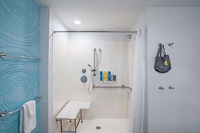 Tru by Hilton Knoxville North I75