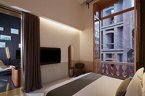 Umbral, a Curio Collection by Hilton - Historical Hotel