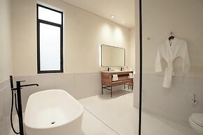 Umbral, a Curio Collection by Hilton - Historical Hotel