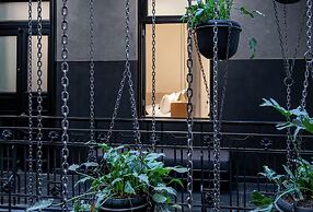 Umbral, a Curio Collection by Hilton - Historical Hotel