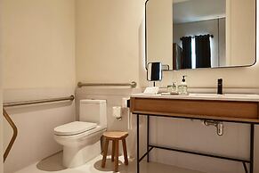 Umbral, a Curio Collection by Hilton - Historical Hotel