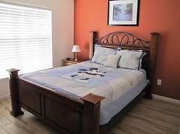 5 Br Pool Home with Spa in Aviana