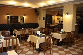 Conviva Hotel