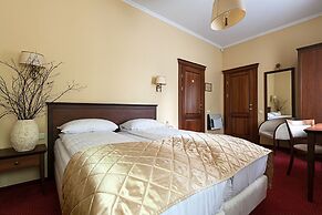 Conviva Hotel