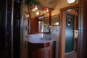 Oasis Golden Lagoon Chalet